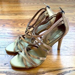 Gold Banana Republic strappy sandals Size 8.5